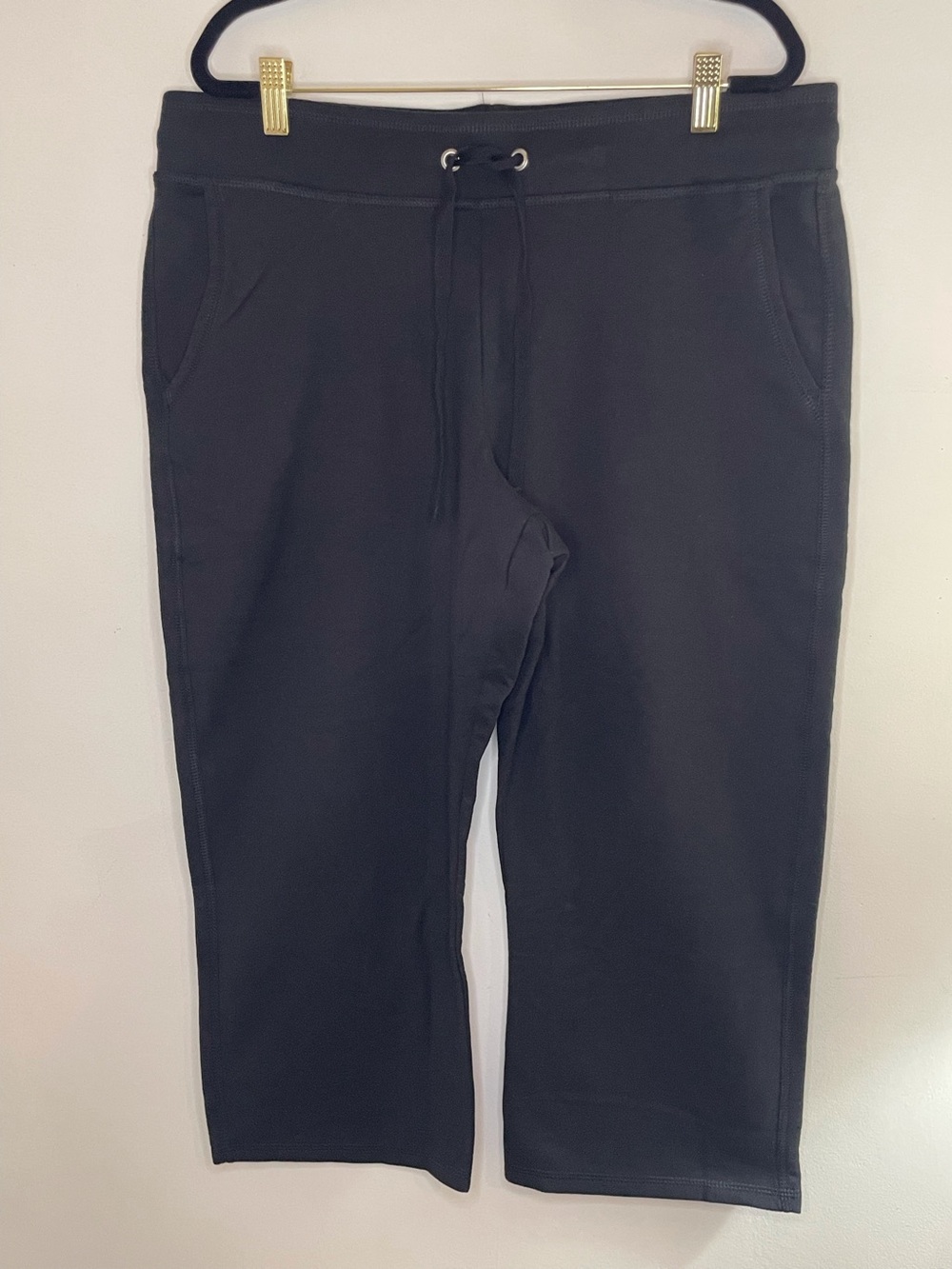 Hanes Capri Drawstring Sweatpants Size L Black